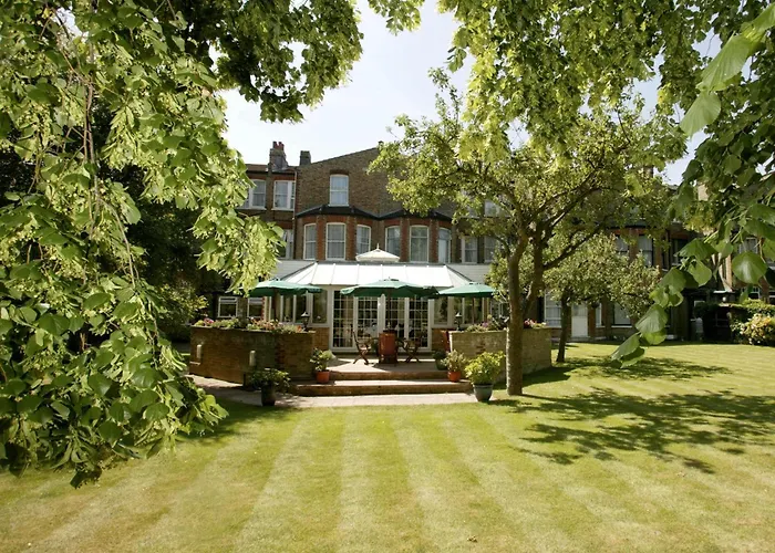 Glenlyn Hotel