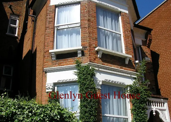 Glenlyn Hotel & Apartments